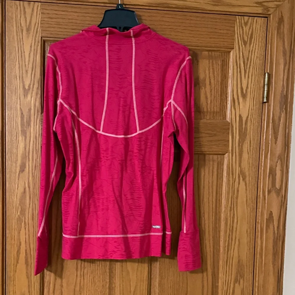 The North Face Women's Vibrant Pink Vapor Wick Zip-up Jacket - Picture 7 of 12